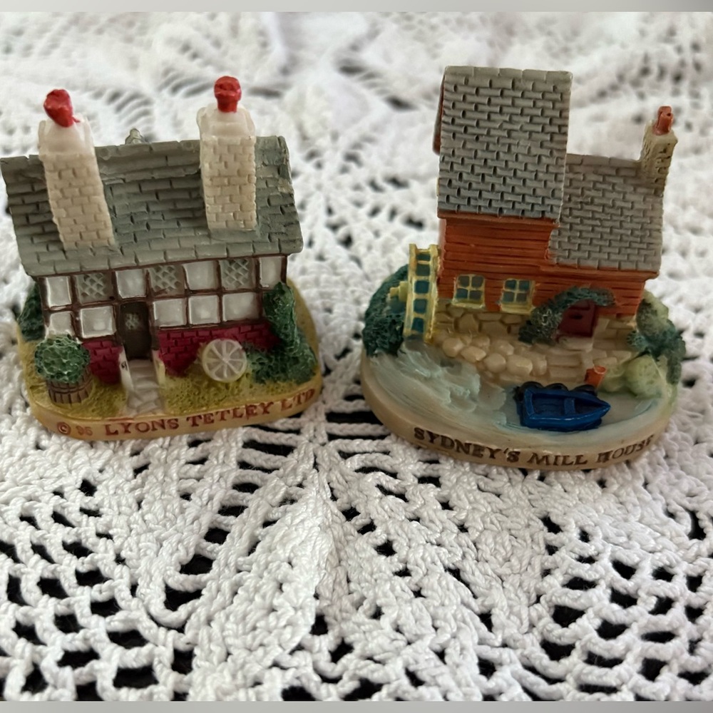 Vintage Lyons Tetley Charming Village House Set
